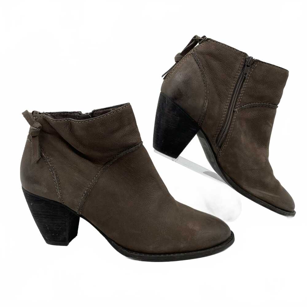 Tesori Dark Gray Leather Heeled Ankle Booties | Women’s Size 9.5